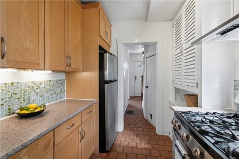 746 Montclair Street Greenfield PA 15217