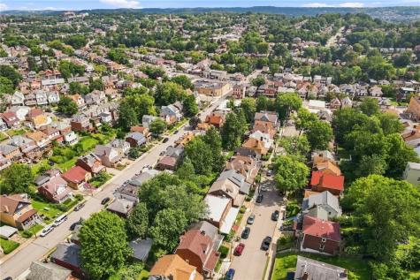 746 Montclair Street Greenfield PA 15217