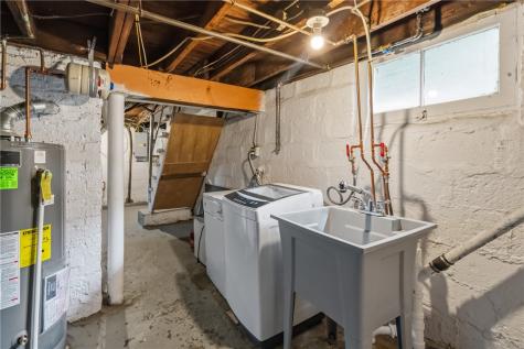746 Montclair Street Greenfield PA 15217
