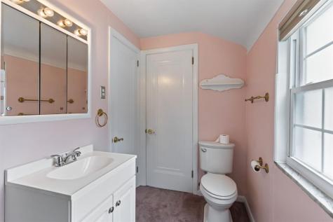 76 Kingston Avenue Crafton PA 15205