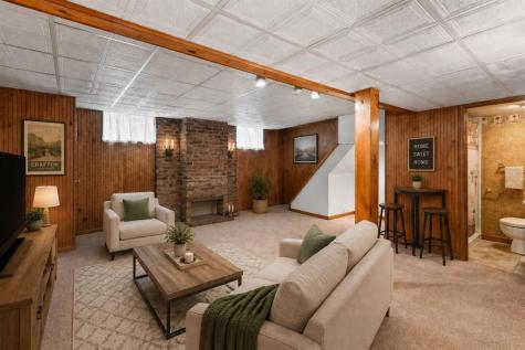 76 Kingston Avenue Crafton PA 15205