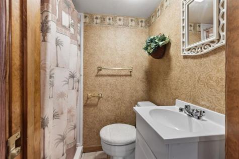 76 Kingston Avenue Crafton PA 15205