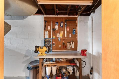 76 Kingston Avenue Crafton PA 15205