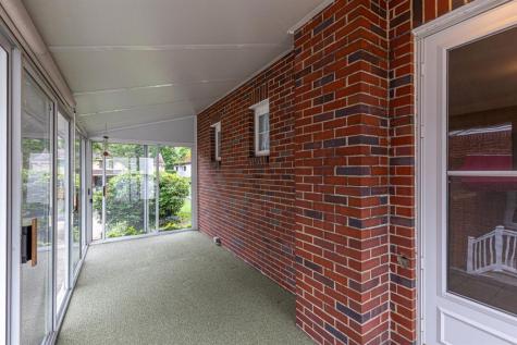 76 Kingston Avenue Crafton PA 15205
