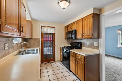 76 Kingston Avenue Crafton PA 15205