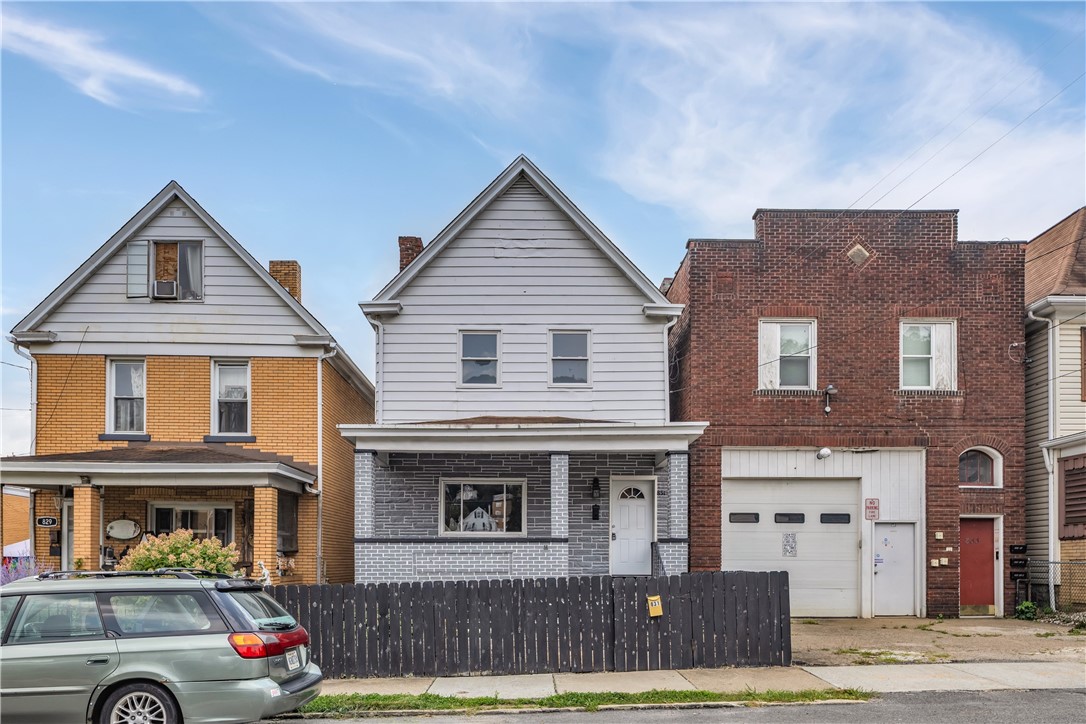 831 Woodward Avenue Stowe Township PA 15136