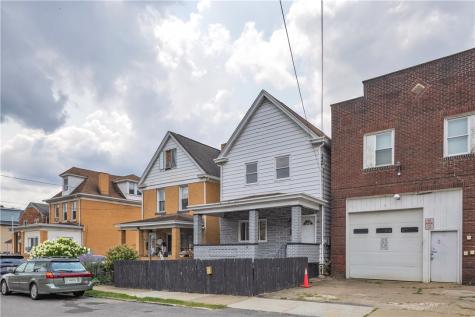 831 Woodward Avenue Stowe Township PA 15136
