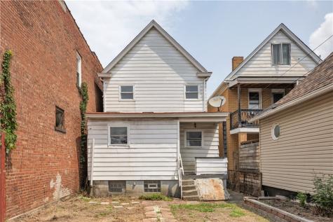 831 Woodward Avenue Stowe Township PA 15136