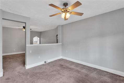 831 Woodward Avenue Stowe Township PA 15136