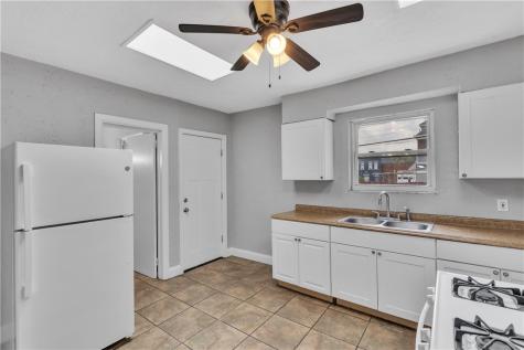 831 Woodward Avenue Stowe Township PA 15136