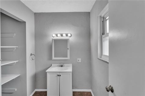 831 Woodward Avenue Stowe Township PA 15136