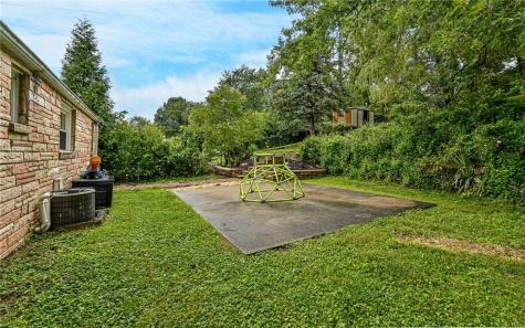 1337 Hamilton Road Castle Shannon PA 15234