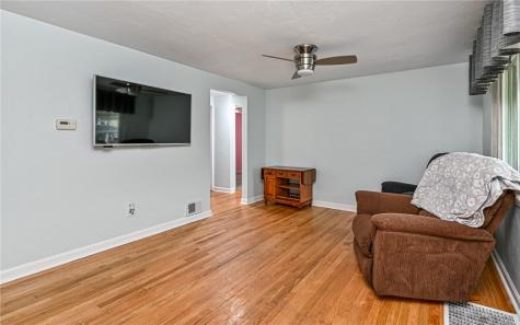 1337 Hamilton Road Castle Shannon PA 15234