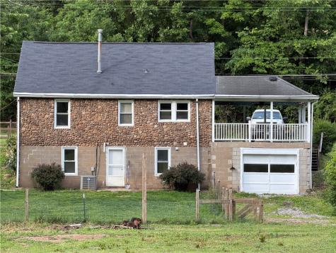 813 New Geneva Road Springhill Township PA 15474