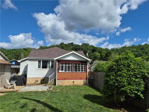 1037 6th Street Jefferson Hills PA 15088