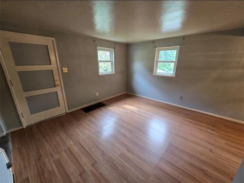 2405 Wenzell Beechview PA 15216