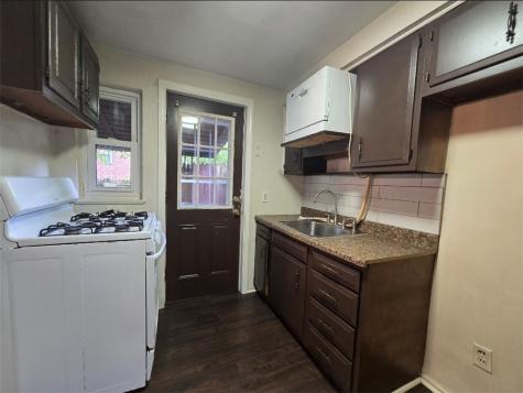 2405 Wenzell Beechview PA 15216