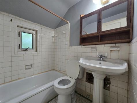 2405 Wenzell Beechview PA 15216