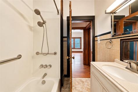 466 Jackson Street Rochester PA 15074
