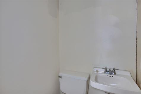 1723 Lowrie Spring Hill PA 15212