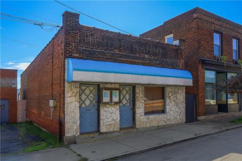 1723 Lowrie Spring Hill PA 15212