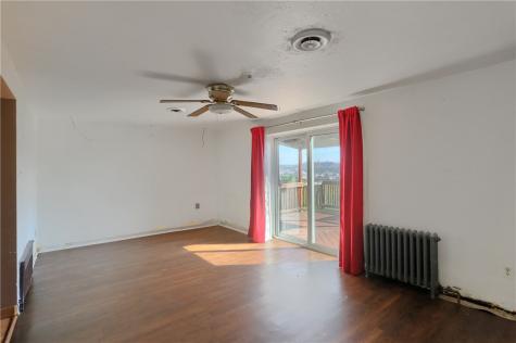1723 Lowrie Spring Hill PA 15212