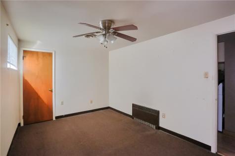 1723 Lowrie Spring Hill PA 15212