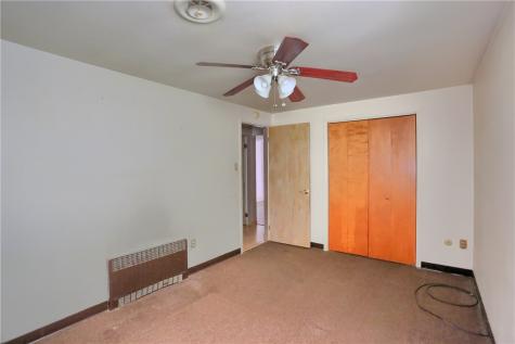 1723 Lowrie Spring Hill PA 15212