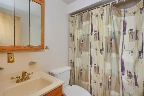 1723 Lowrie Spring Hill PA 15212