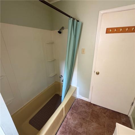 107 James Street W Leechburg PA 15656