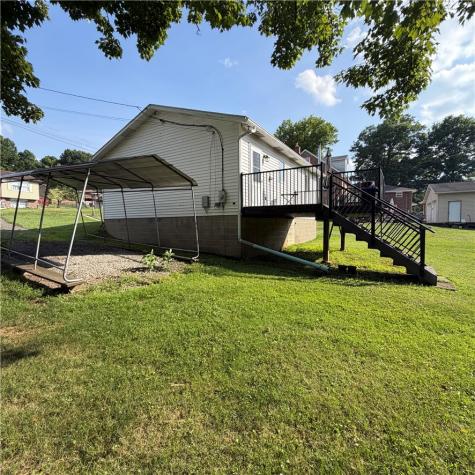 107 James Street W Leechburg PA 15656