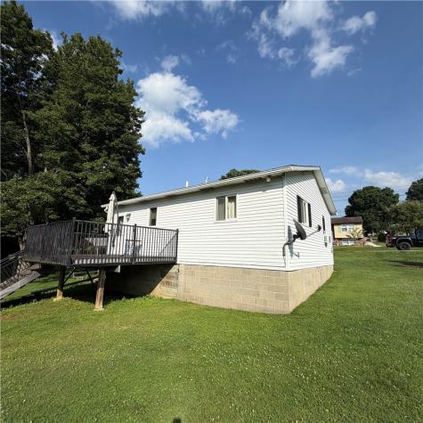 107 James Street W Leechburg PA 15656