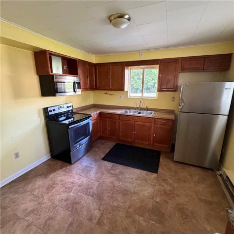 107 James Street W Leechburg PA 15656