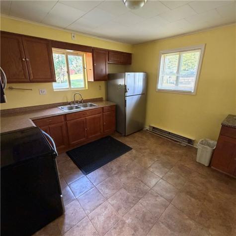 107 James Street W Leechburg PA 15656