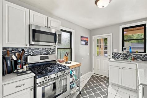 908 Baldwin Street Castle Shannon PA 15234