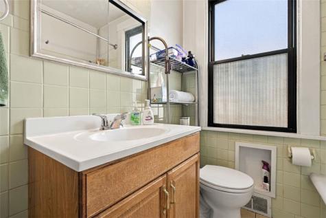 908 Baldwin Street Castle Shannon PA 15234