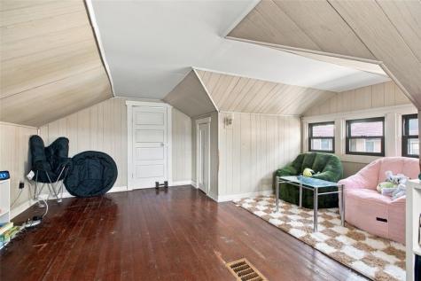 908 Baldwin Street Castle Shannon PA 15234