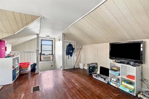 908 Baldwin Street Castle Shannon PA 15234