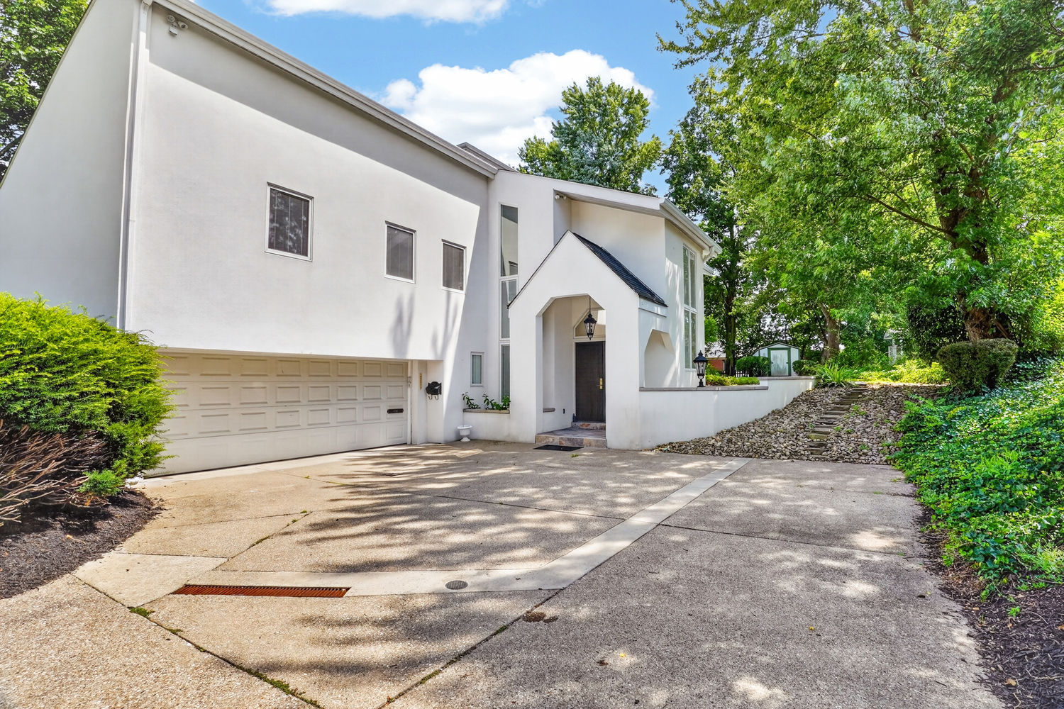 951 Academy Place Mt Lebanon PA 15243