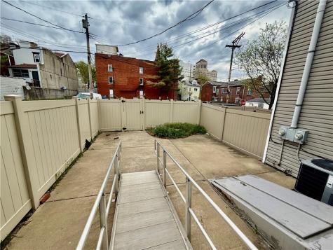 1352 Federal Central North Side PA 15212