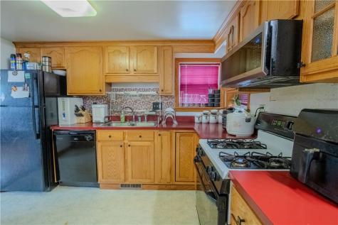 29 Crest Street Uniontown PA 15401