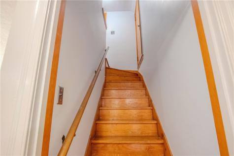 29 Crest Street Uniontown PA 15401