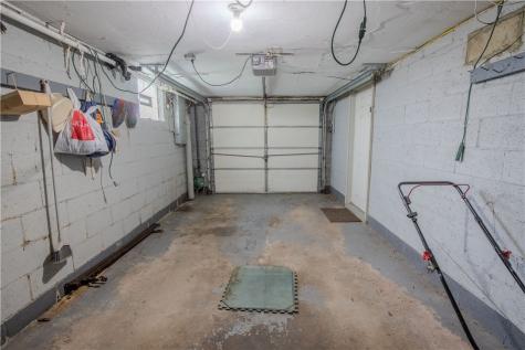 29 Crest Street Uniontown PA 15401