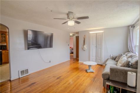 29 Crest Street Uniontown PA 15401