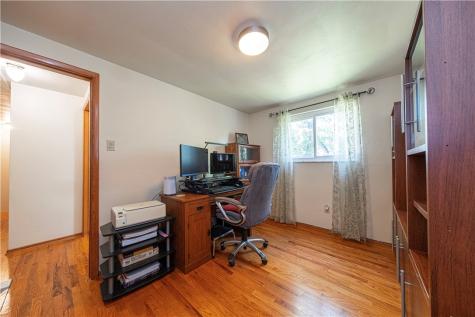 172 Chickasaw Avenue Mccandless PA 15237