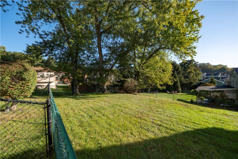172 Chickasaw Avenue Mccandless PA 15237