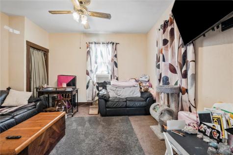1909 Woodmont Avenue Arnold PA 15068