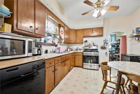 1909 Woodmont Avenue Arnold PA 15068