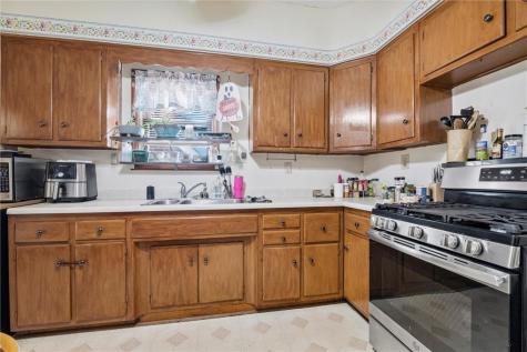 1909 Woodmont Avenue Arnold PA 15068