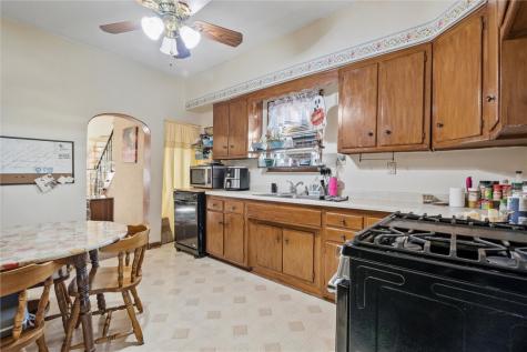 1909 Woodmont Avenue Arnold PA 15068